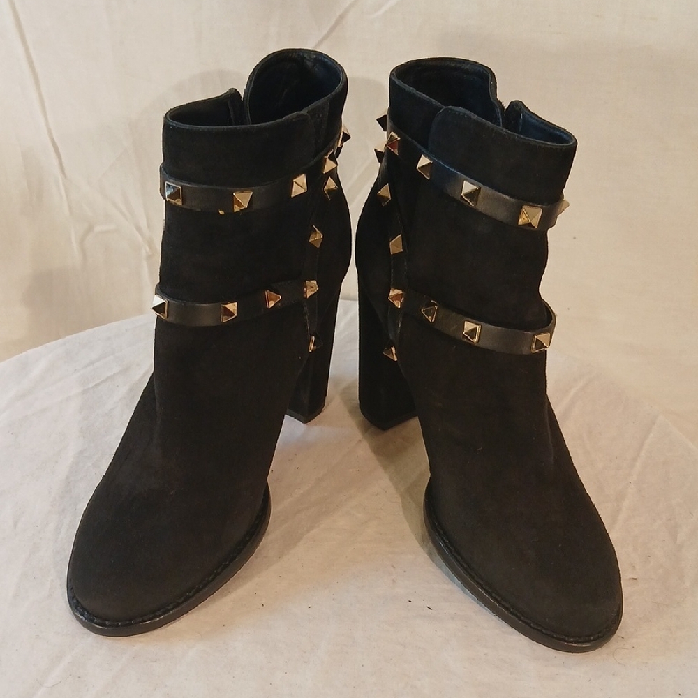 Stunning Like New Valentino (Italy) Black Suede Studded Heeled Ankle Booties